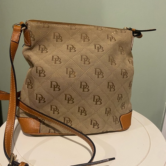 Dooney & Bourke 1975 - Picture 2 of 4